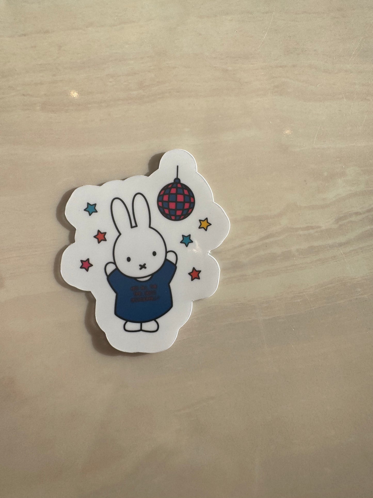 DISCO OCCASIONALLY BUNNY - STICKER WATERPROOF ( A PRUEBA DE AGUA)