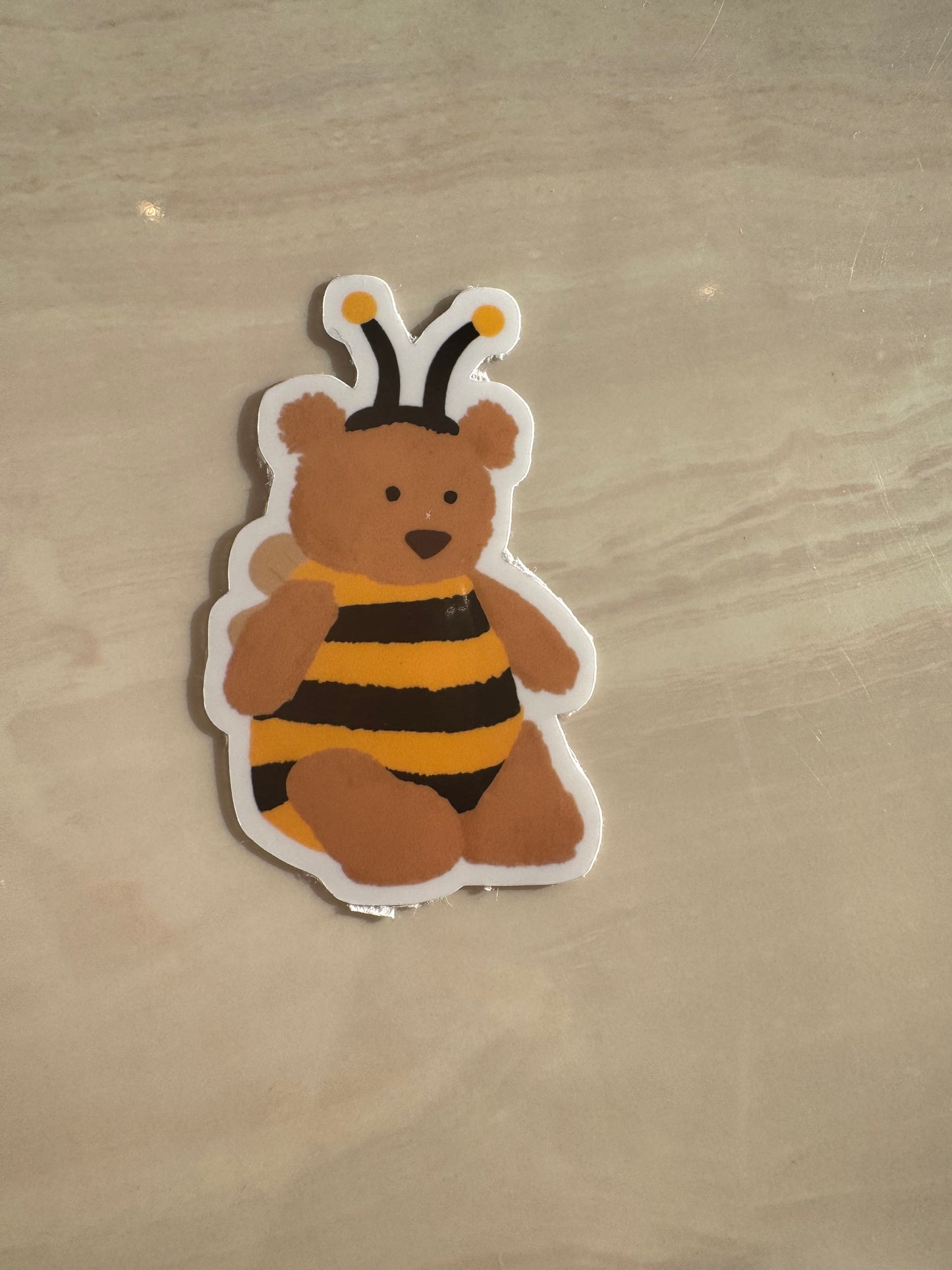 BEE BEAR - STICKER WATERPROOF ( A PRUEBA DE AGUA)