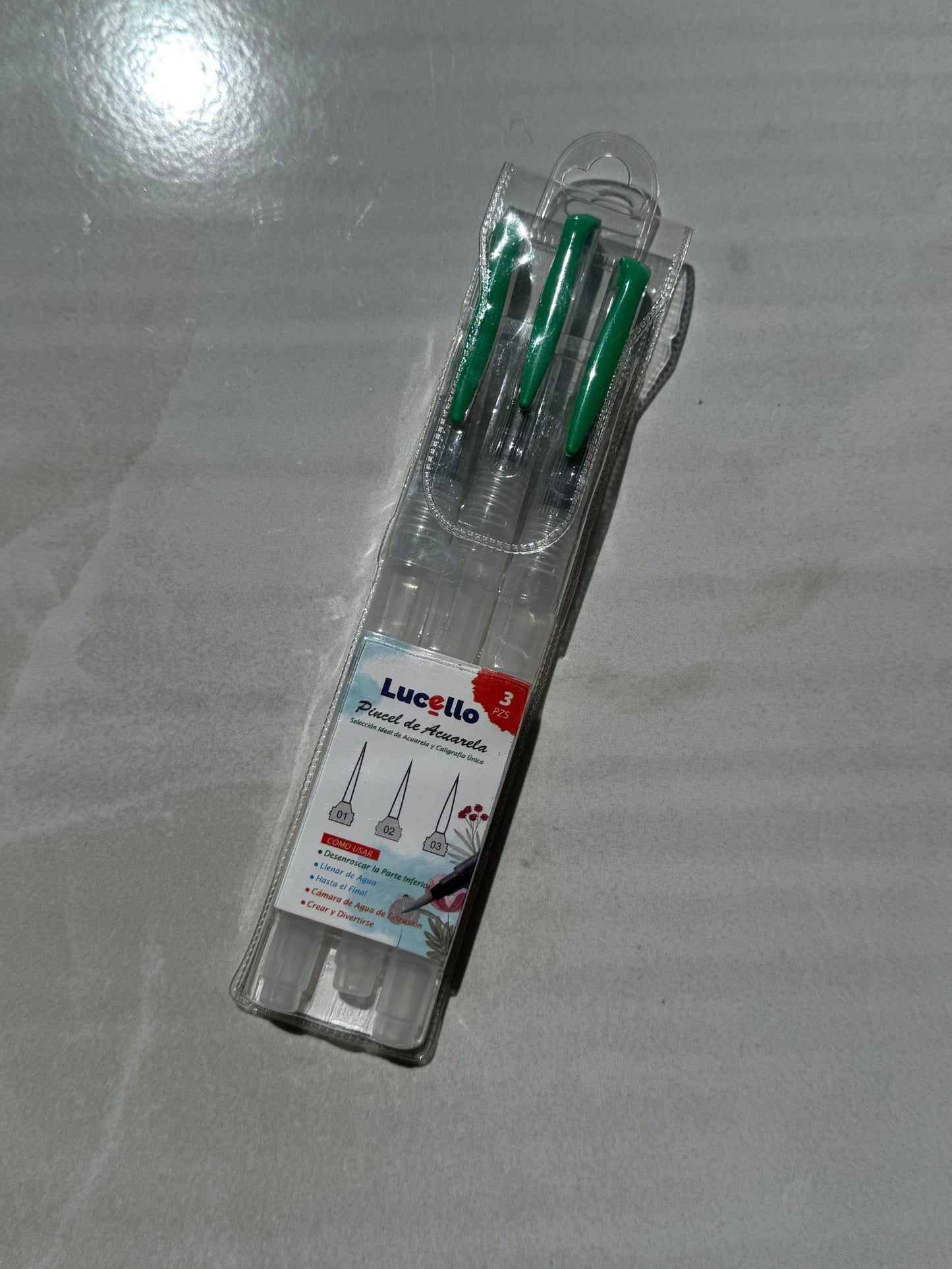 SET DE 3 PINCELES CON COMPARTIMENTO PARA AGUA