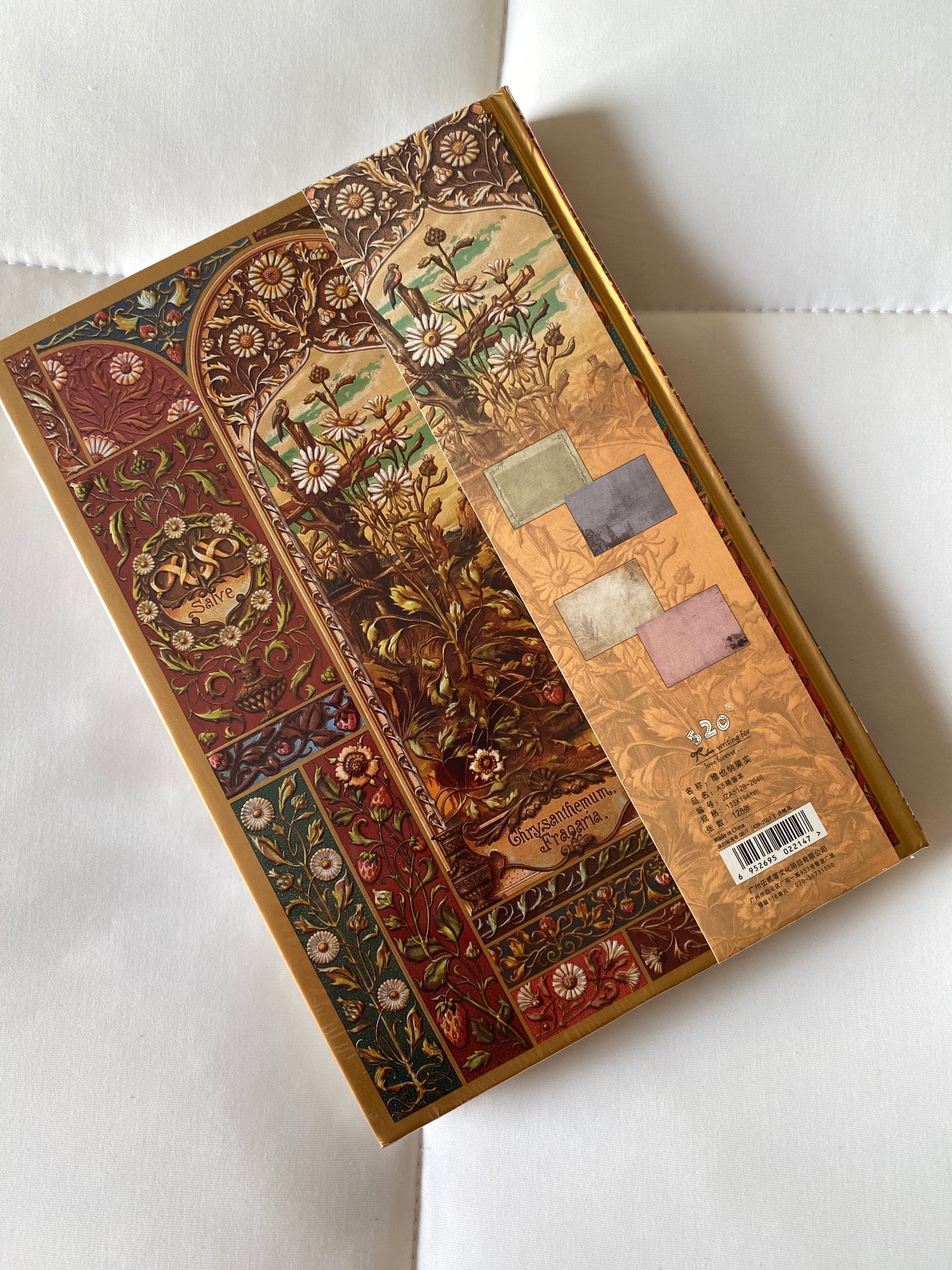 Libreta de pasta gruesa con hoja decorada