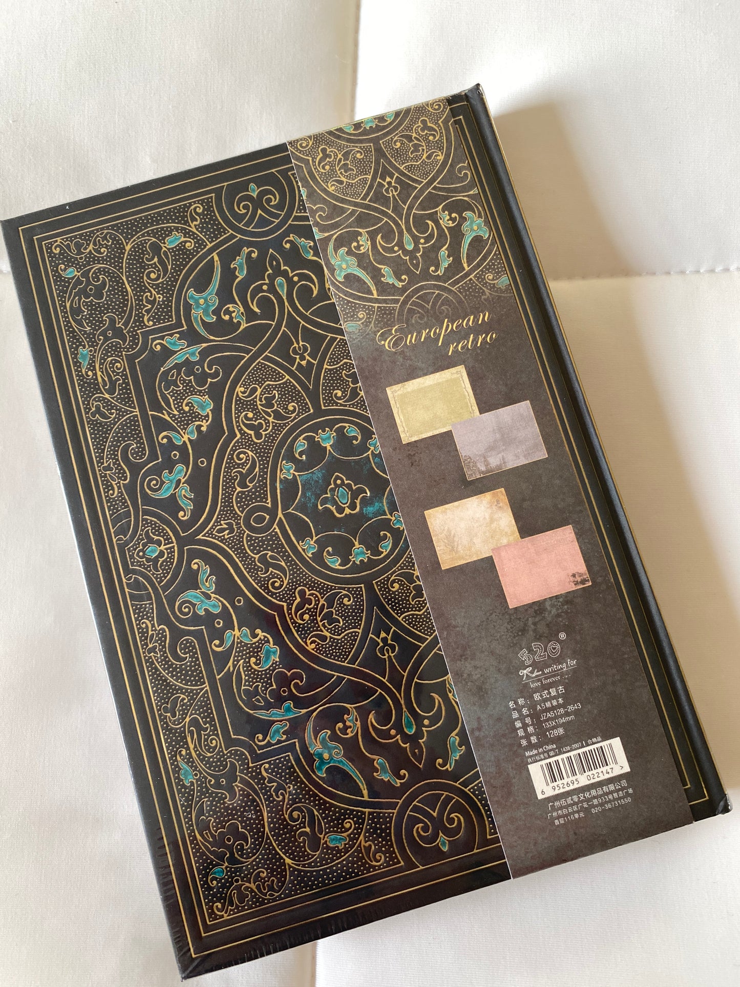 Libreta de pasta gruesa con hoja decorada