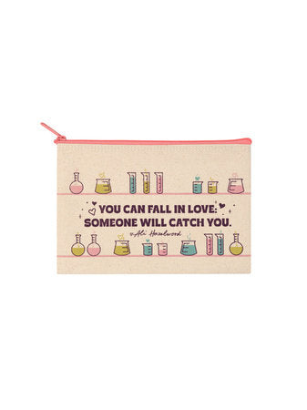 PRE-ORDEN- Ali Hazelwood: You Can Fall in Love Pouch TARDA DE 2-5 SEMANAS EN LLEGAR