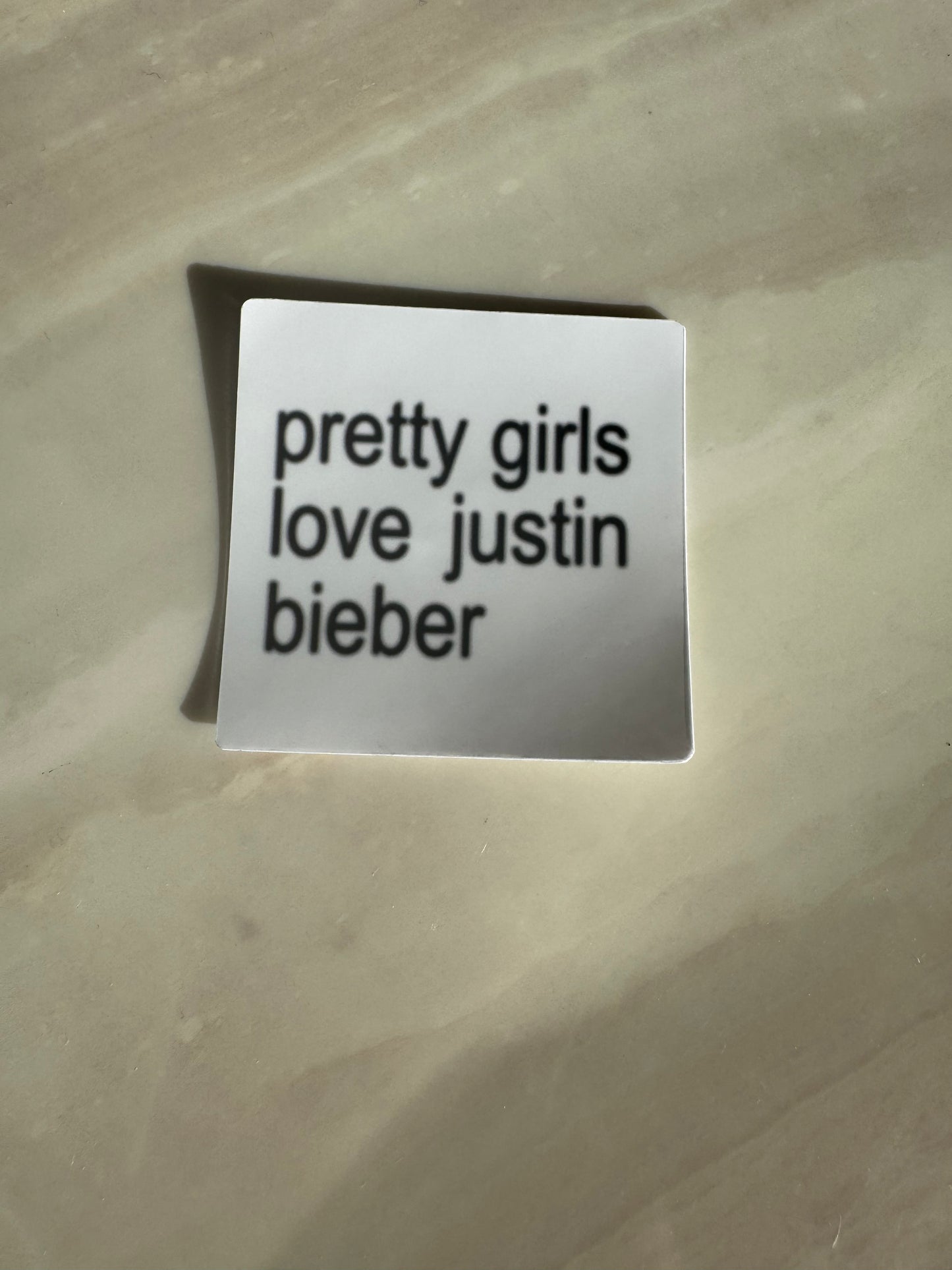 PRETTY GIRLS LOVE JB - STICKER WATERPROOF ( A PRUEBA DE AGUA)