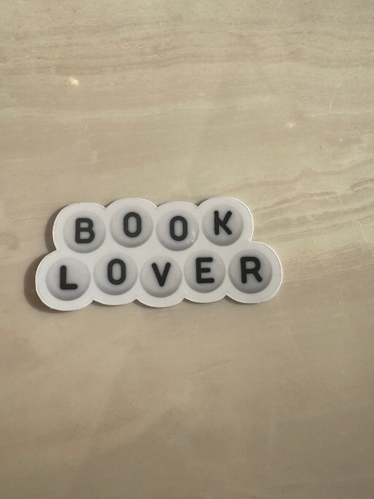 BOOK LOVER - STICKER WATERPROOF ( A PRUEBA DE AGUA)