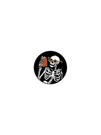 PRE-ORDEN- Just One More Chapter Enamel Pin TARDA DE 2-5 SEMANAS EN LLEGAR A PARTIR DEL 9 DE SEPTIEMBRE