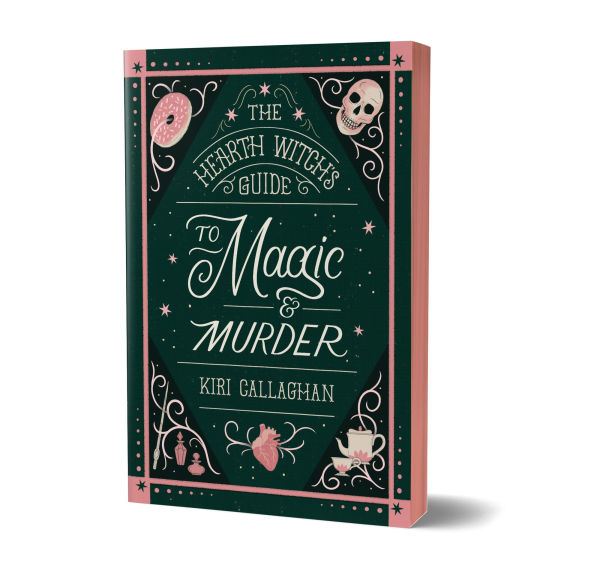 PRE-ORDEN- The Hearth Witch's Guide to Magic & Murder (Deluxe Edition) by Kiri Callaghan TARDA DE 2-5 SEMANAS EN LLEGAR A PARTIR DEL 7 DE OCTUBRE